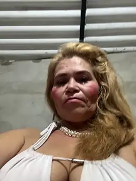 Snapshot of dirty_mother3 chatting on December 17, 2025, 3:23 am dirty mother3 online show from December 17, 2025, 3:23 am