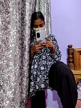 Student12th online show from November 18, 2025, 4:22 pm