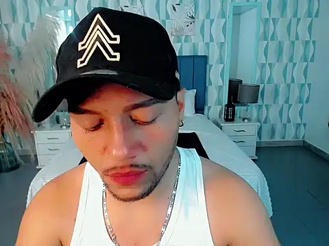 sebastian cruz  online show from November 9, 2025, 8:07 pm