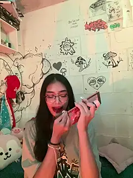  ViolletteNoir  online show from April 6, 2026, 2:42 am