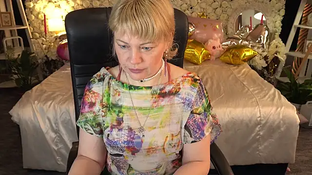 AmaraNights online show from April 21, 2026, 3:02 am