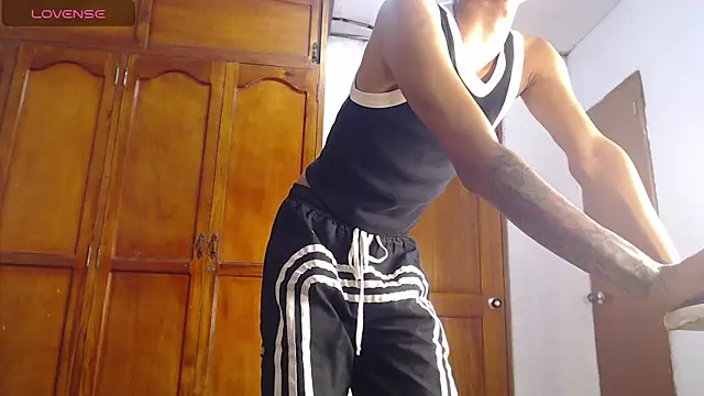 Snapshot of Tessachains_2_ chatting on March 2, 2026, 1:30 am Tessachains 2 online show from March 2, 2026, 1:30 am
