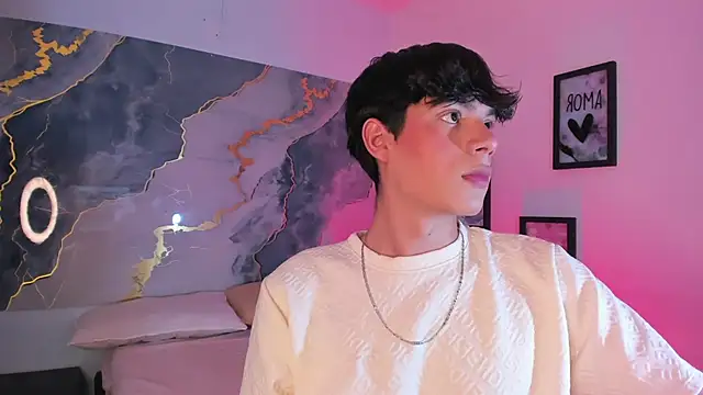 Isaac Kurtt online show from November 22, 2025, 8:19 pm