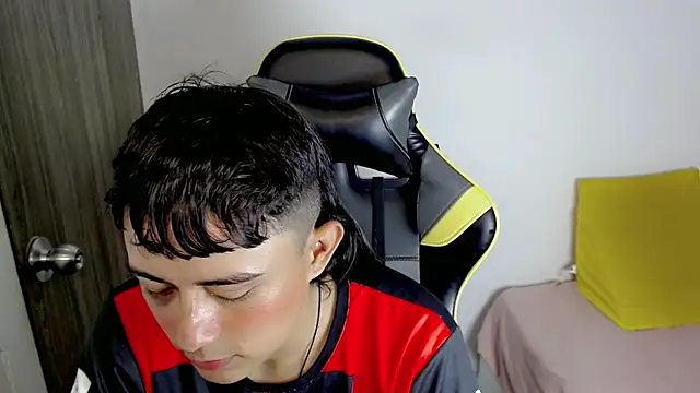 Tatann 18 online show from November 11, 2025, 8:53 pm