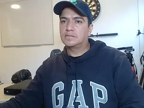 yayo 33 online show from November 6, 2025, 8:54 pm