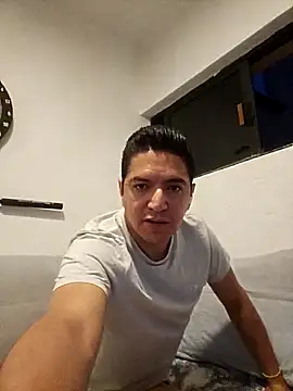 yayo 33 online show from April 17, 2026, 1:08 am