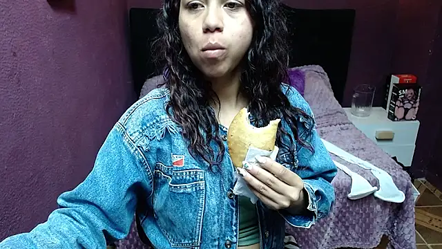 Snapshot of monika_256 chatting on February 13, 2026, 1:29 pm monika 256 online show from February 13, 2026, 1:29 pm