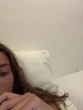 lounaaxangel online show from November 23, 2025, 4:07 pm