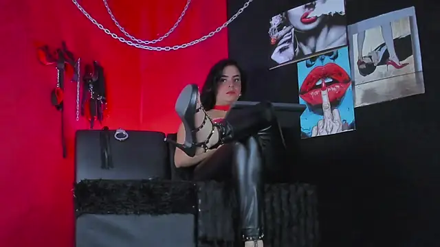 KatrinaStone online show from November 19, 2025, 9:26 pm