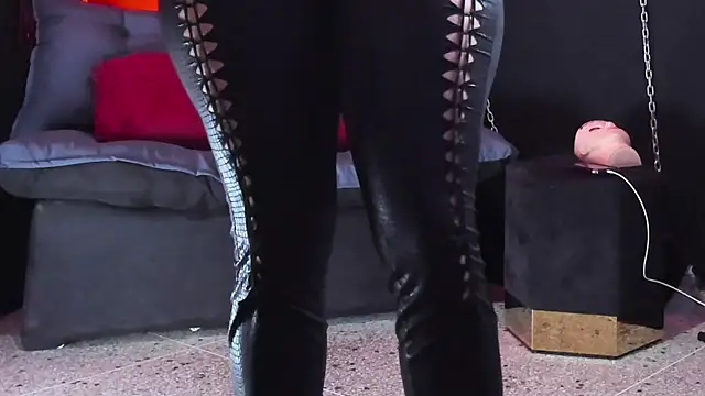 KatrinaStone online show from April 22, 2026, 3:53 am