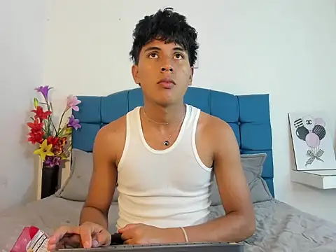 Valentino Lane online show from January 14, 2026, 2:06 am