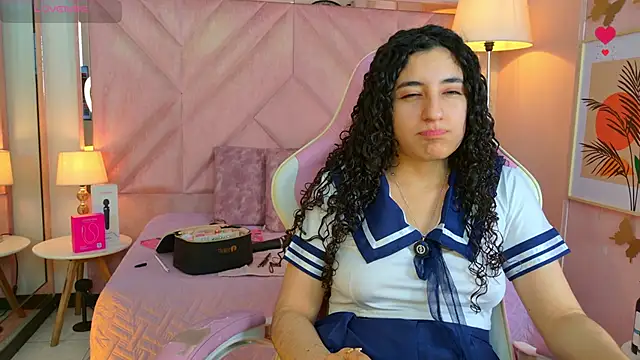 DemiJones  online show from April 7, 2026, 4:46 am