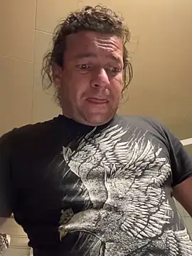 miguel910921 online show from November 9, 2025, 2:54 am