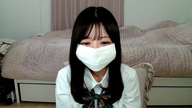  Runa  online show from November 10, 2025, 5:17 am