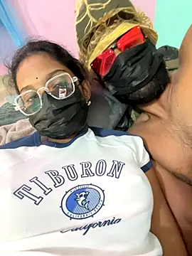 leenaboyxh online show from November 13, 2025, 8:57 am