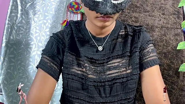 leenaboyxh online show from March 31, 2026, 6:19 pm