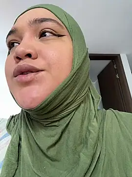 sweetmuslim01 online show from February 1, 2026, 4:38 pm