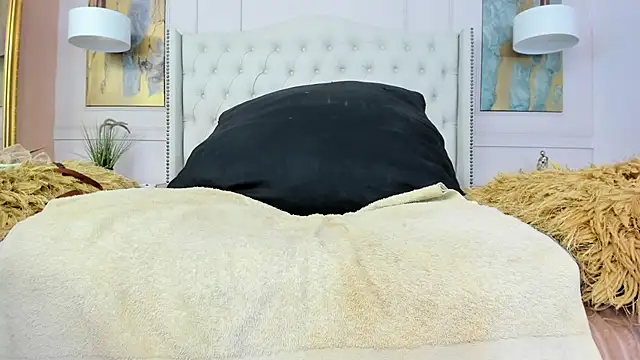 RosaliaMontero online show from February 12, 2026, 8:37 pm