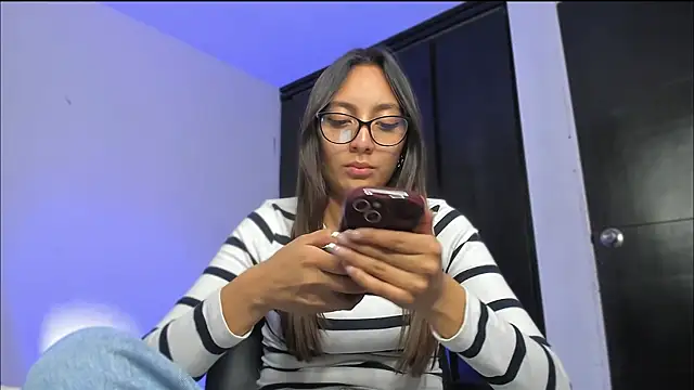 LilyGarcia online show from November 12, 2025, 2:23 am