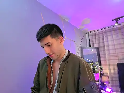 Un Sluttyy online show from November 7, 2025, 11:43 am