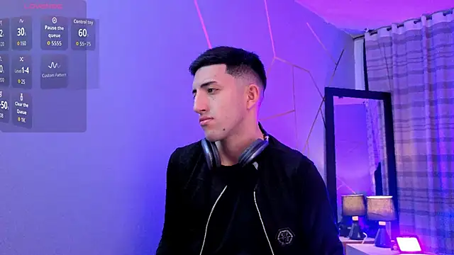 Un Sluttyy online show from December 4, 2025, 11:30 am