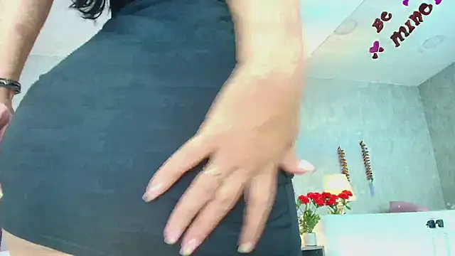 Snapshot of MeganDiamont_FG chatting on April 30, 2026, 8:57 pm MeganDiamont FG online show from April 30, 2026, 8:57 pm
