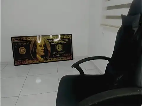 queen findom1 online show from March 15, 2026, 6:08 am