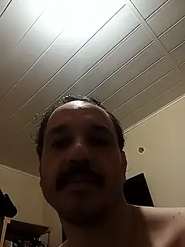 putosemlimiti online show from November 11, 2025, 2:33 am