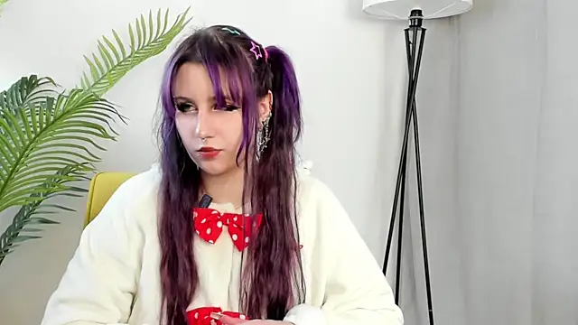 KishaRowsey online show from November 7, 2025, 6:46 am