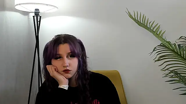 KishaRowsey online show from November 8, 2025, 5:51 am