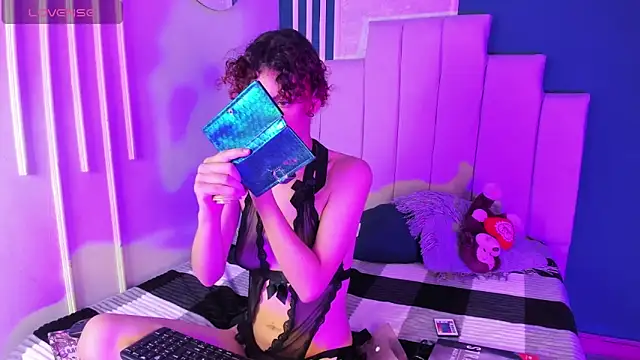 AliceMadnes online show from November 27, 2025, 4:47 am