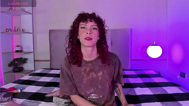 AliceMadnes online show from December 21, 2025, 3:30 pm