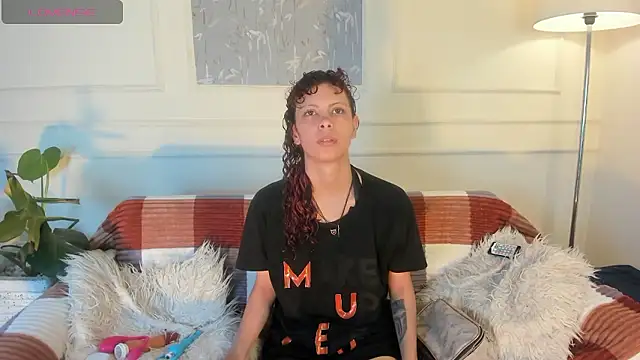 AliceMadnes online show from January 17, 2026, 2:44 pm