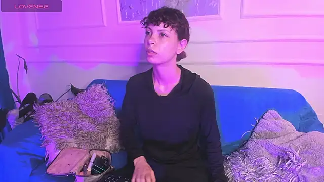 AliceMadnes online show from February 17, 2026, 1:18 pm