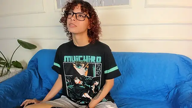 Snapshot of AliceMadnes chatting on March 9, 2026, 2:15 am AliceMadnes online show from March 9, 2026, 2:15 am