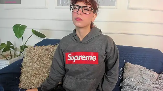 Snapshot of AliceMadnes chatting on March 11, 2026, 12:55 pm AliceMadnes online show from March 11, 2026, 12:55 pm