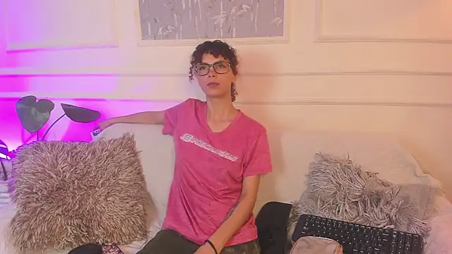 Snapshot of AliceMadnes chatting on March 16, 2026, 12:53 pm AliceMadnes online show from March 16, 2026, 12:53 pm