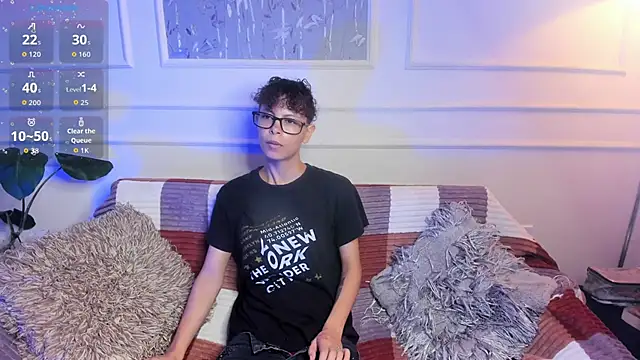 Snapshot of AliceMadnes chatting on March 17, 2026, 12:52 pm AliceMadnes online show from March 17, 2026, 12:52 pm