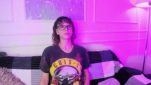 Snapshot of AliceMadnes chatting on March 19, 2026, 1:26 pm AliceMadnes online show from March 19, 2026, 1:26 pm