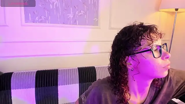 Snapshot of AliceMadnes chatting on March 28, 2026, 12:27 pm AliceMadnes online show from March 28, 2026, 12:27 pm