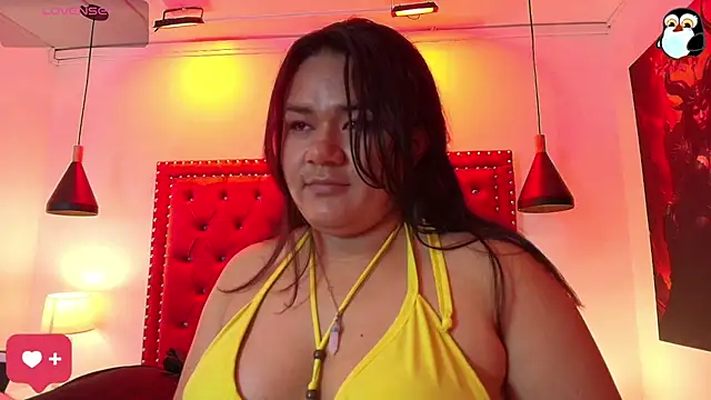 Snapshot of Bella_donnaS chatting on November 22, 2025, 7:57 pm Bella donnaS online show from November 22, 2025, 7:57 pm