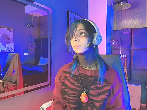 luxiel  online show from April 16, 2026, 8:31 pm