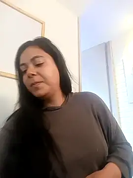 LorieFerrer online show from February 4, 2025, 2:10 pm