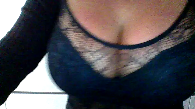 cleo094 online show from December 5, 2025, 2:42 am