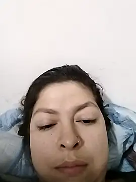 Snapshot of Chechi_miau chatting on November 17, 2025, 4:40 am Chechi miau online show from November 17, 2025, 4:40 am