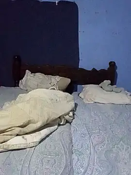 CUTE V LOVE online show from December 3, 2025, 9:51 am