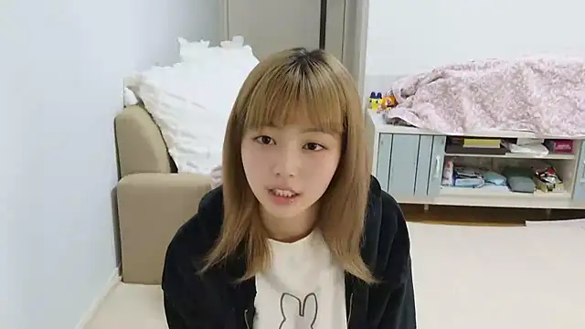  sizuku new online show from December 4, 2025, 11:35 pm