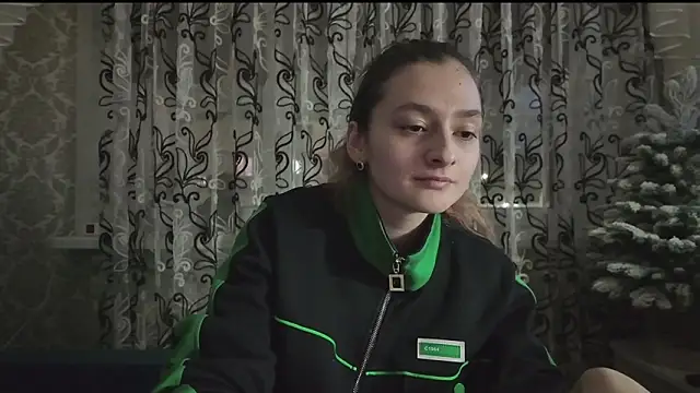 Snapshot of SweetLiaison chatting on December 21, 2025, 6:37 pm SweetLiaison online show from December 21, 2025, 6:37 pm