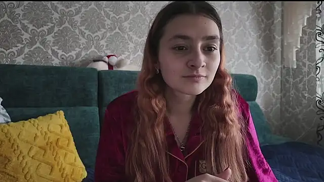 Snapshot of SweetLiaison chatting on February 15, 2026, 1:52 pm SweetLiaison online show from February 15, 2026, 1:52 pm