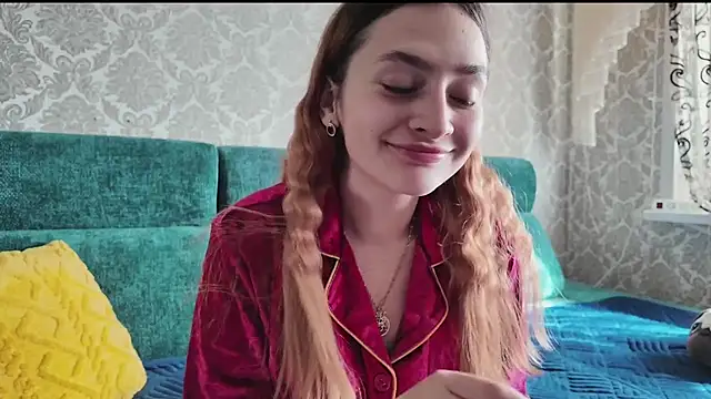 SweetLiaison online show from April 1, 2026, 7:09 am